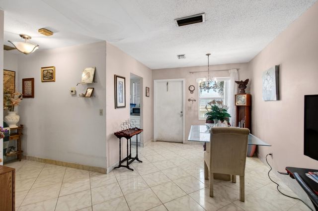 2101 NE 1st Court 204, Boynton Beach, FL 33435