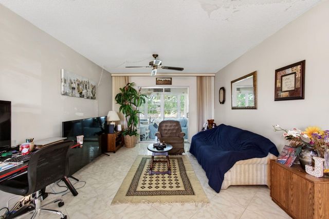 2101 NE 1st Court 204, Boynton Beach, FL 33435