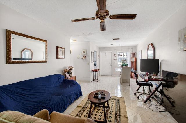 2101 NE 1st Court 204, Boynton Beach, FL 33435