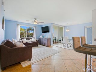 316 Villa Circle, Boynton Beach, FL 33435