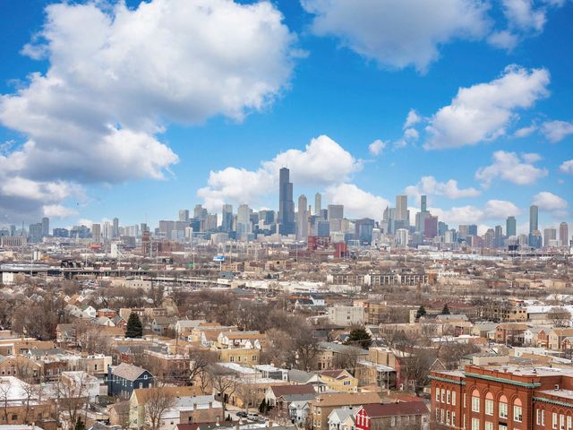 3653 S WOOD Street, Chicago, IL 60609
