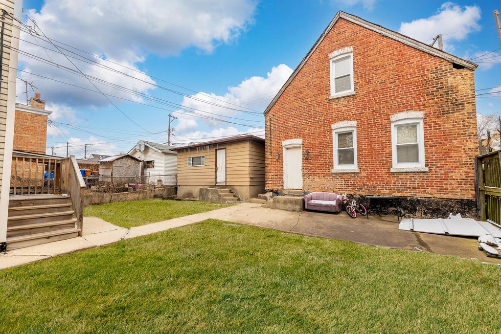 3653 S WOOD Street, Chicago, IL 60609