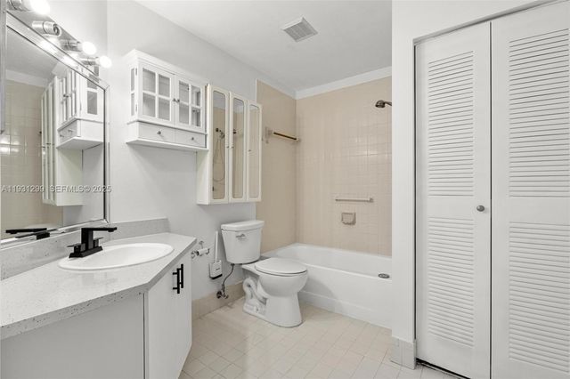 12450 NW 7th Ln, Miami, FL 33182