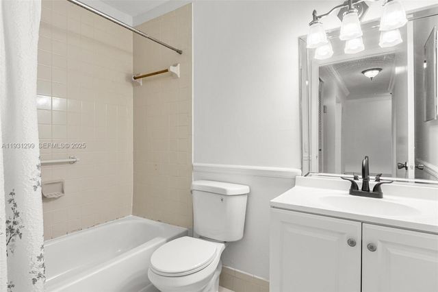 12450 NW 7th Ln, Miami, FL 33182