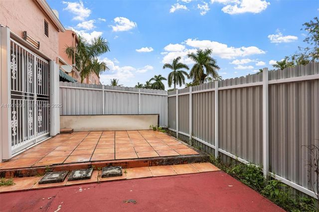 12450 NW 7th Ln, Miami, FL 33182