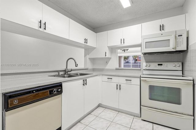 12450 NW 7th Ln, Miami, FL 33182