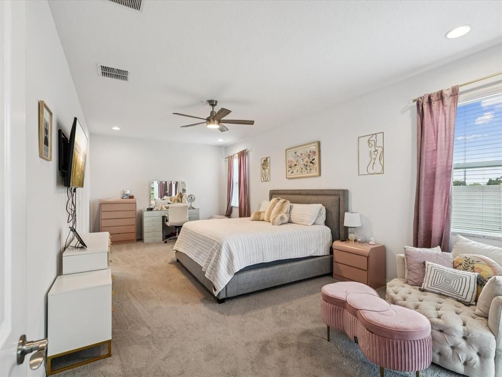Image 5 of property listing at 12466 ROSEPINE PLACE, Riverview, FL 33579