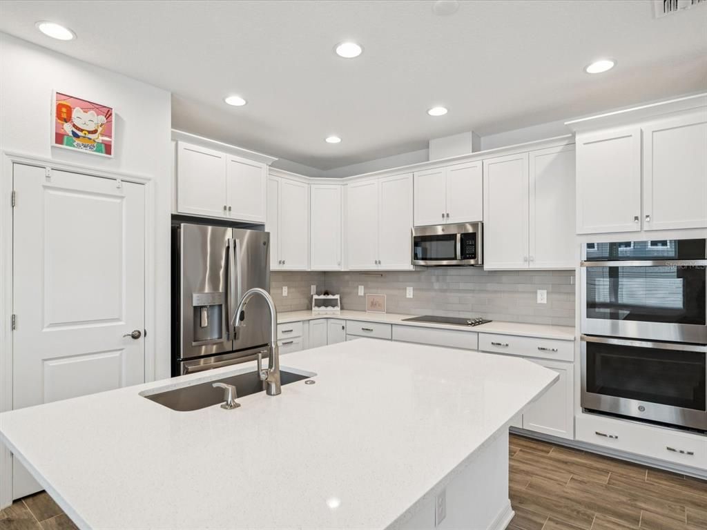Image 8 of property listing at 12466 ROSEPINE PLACE, Riverview, FL 33579