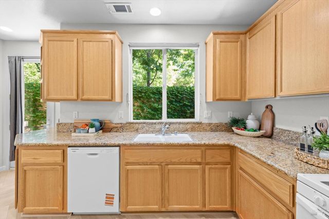 313 Toyon Ln, Vacaville, CA 95687