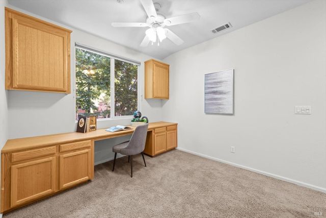 313 Toyon Ln, Vacaville, CA 95687