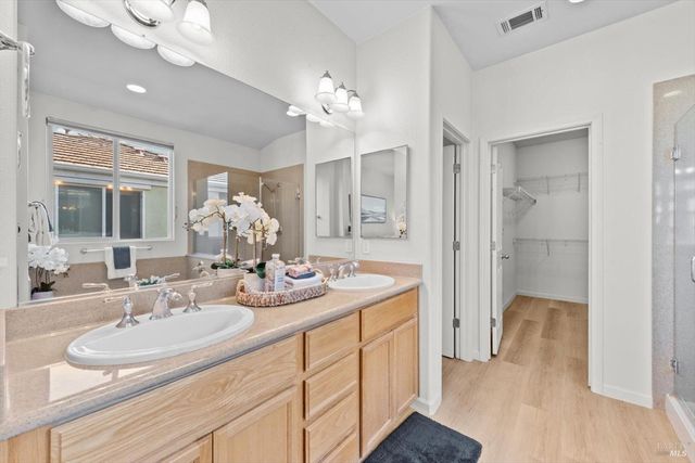 313 Toyon Ln, Vacaville, CA 95687