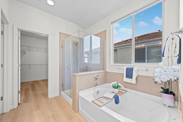 313 Toyon Ln, Vacaville, CA 95687