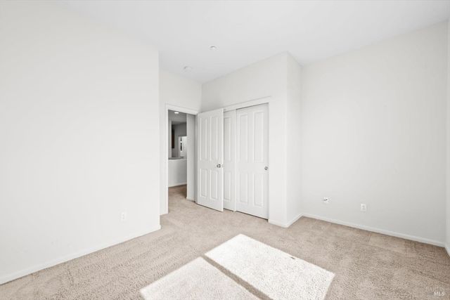 313 Toyon Ln, Vacaville, CA 95687
