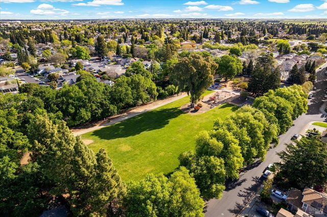 313 Toyon Ln, Vacaville, CA 95687