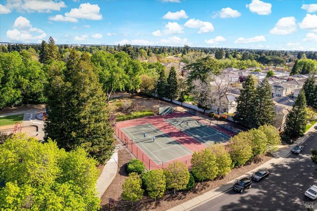 313 Toyon Ln, Vacaville, CA 95687
