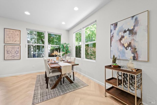 313 Toyon Ln, Vacaville, CA 95687