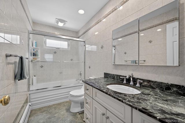 113 Kuhl Avenue, Hicksville, NY 11801