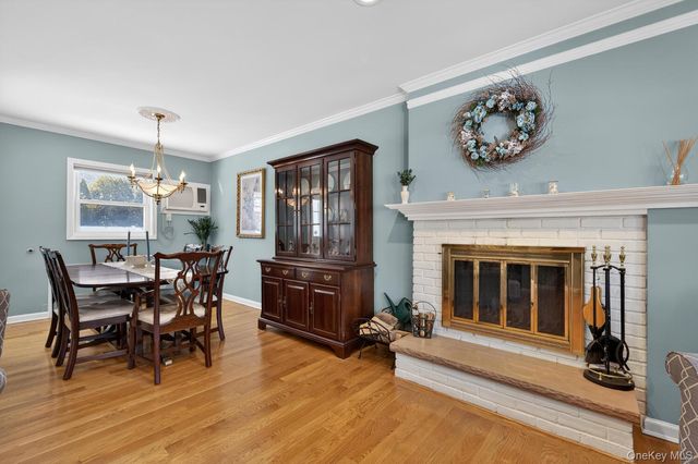 113 Kuhl Avenue, Hicksville, NY 11801