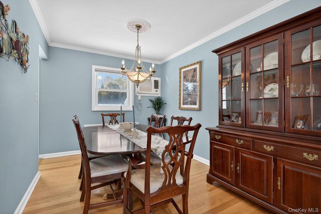 113 Kuhl Avenue, Hicksville, NY 11801