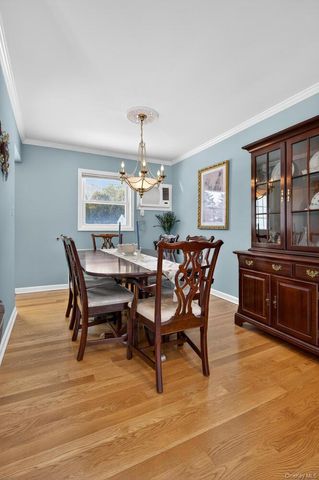 113 Kuhl Avenue, Hicksville, NY 11801