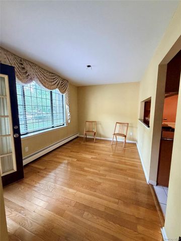 20 Foxwood Drive 1, Pleasantville, NY 10570
