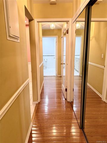 20 Foxwood Drive 1, Pleasantville, NY 10570