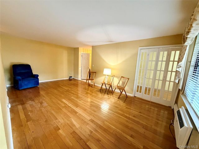 20 Foxwood Drive 1, Pleasantville, NY 10570