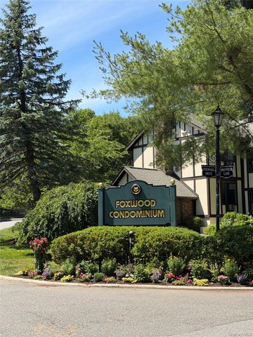 20 Foxwood Drive 1, Pleasantville, NY 10570