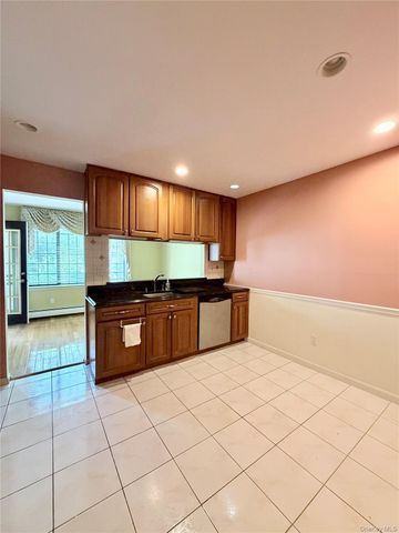 20 Foxwood Drive 1, Pleasantville, NY 10570