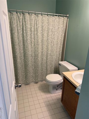 19335 Mandarin Drive, Roseville, MI 48066