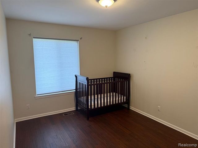 19335 Mandarin Drive, Roseville, MI 48066