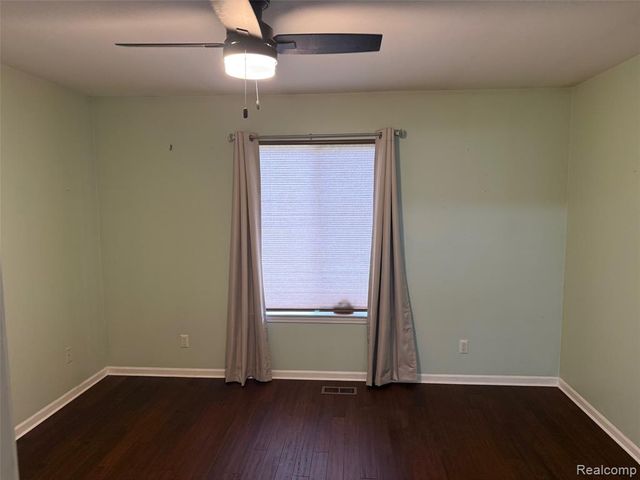 19335 Mandarin Drive, Roseville, MI 48066