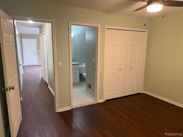 19335 Mandarin Drive, Roseville, MI 48066