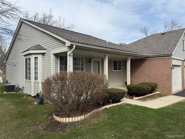 19335 Mandarin Drive, Roseville, MI 48066