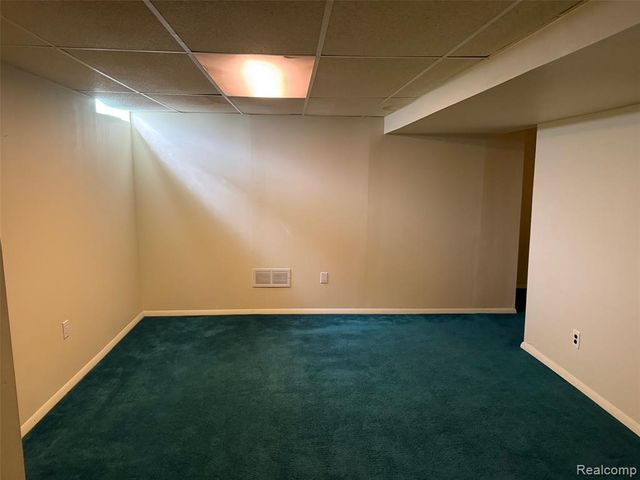 19335 Mandarin Drive, Roseville, MI 48066