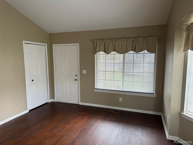 19335 Mandarin Drive, Roseville, MI 48066