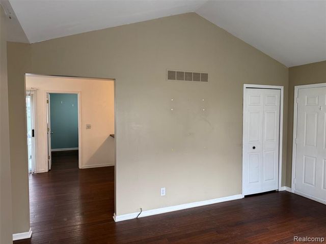 19335 Mandarin Drive, Roseville, MI 48066