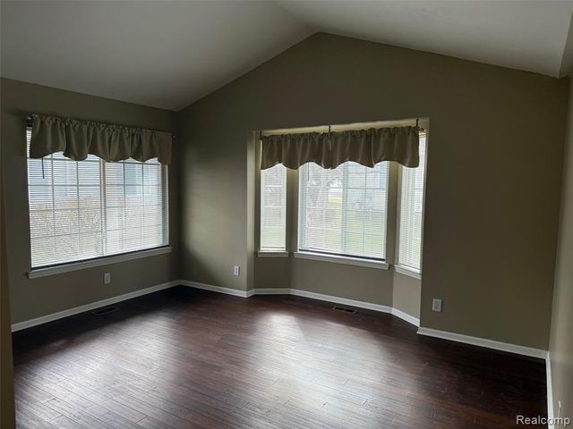 19335 Mandarin Drive, Roseville, MI 48066