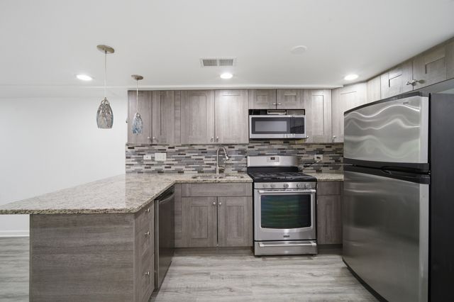 3505 W Le Moyne Street, Chicago, IL 60651