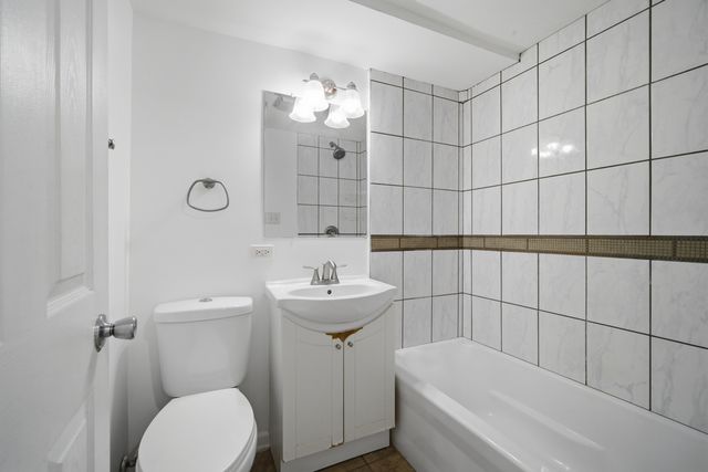 3505 W Le Moyne Street, Chicago, IL 60651