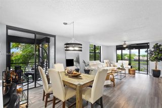 1101 Colony Point Circle 301, Pembroke Pines, FL 33026