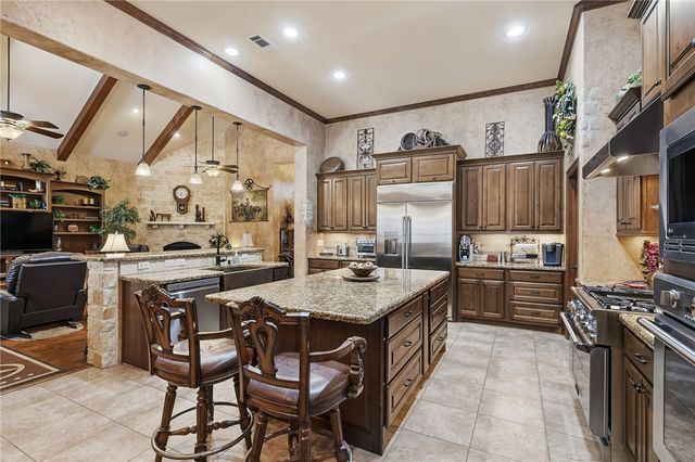 10102 Amelia Drive, Anderson, TX 77830