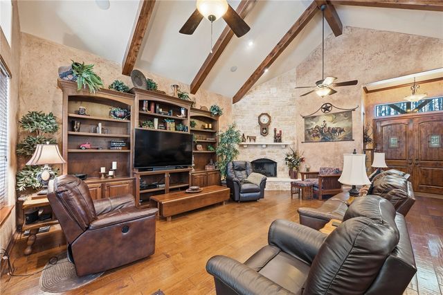 10102 Amelia Drive, Anderson, TX 77830