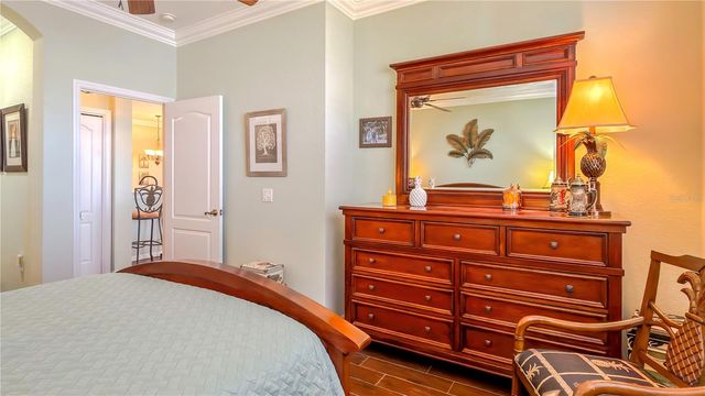 2069 SIFIELD GREENS WAY 102, Sun City Center, FL 33573