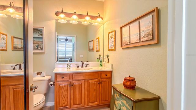 2069 SIFIELD GREENS WAY 102, Sun City Center, FL 33573