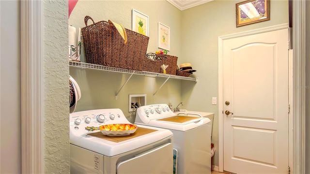 2069 SIFIELD GREENS WAY 102, Sun City Center, FL 33573