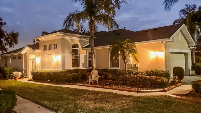 2069 SIFIELD GREENS WAY 102, Sun City Center, FL 33573