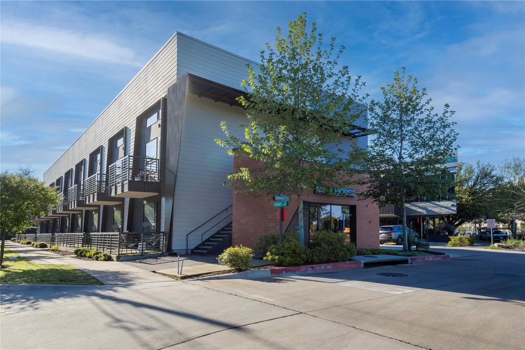 49 Navasota ST 202, Austin, TX 78702