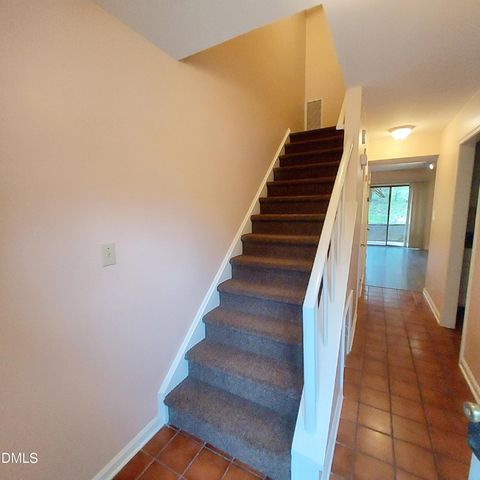 875 Martin Luther King Jr Apt 15, Chapel Hill, NC 27514