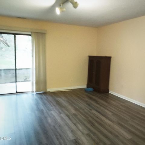 875 Martin Luther King Jr Apt 15, Chapel Hill, NC 27514